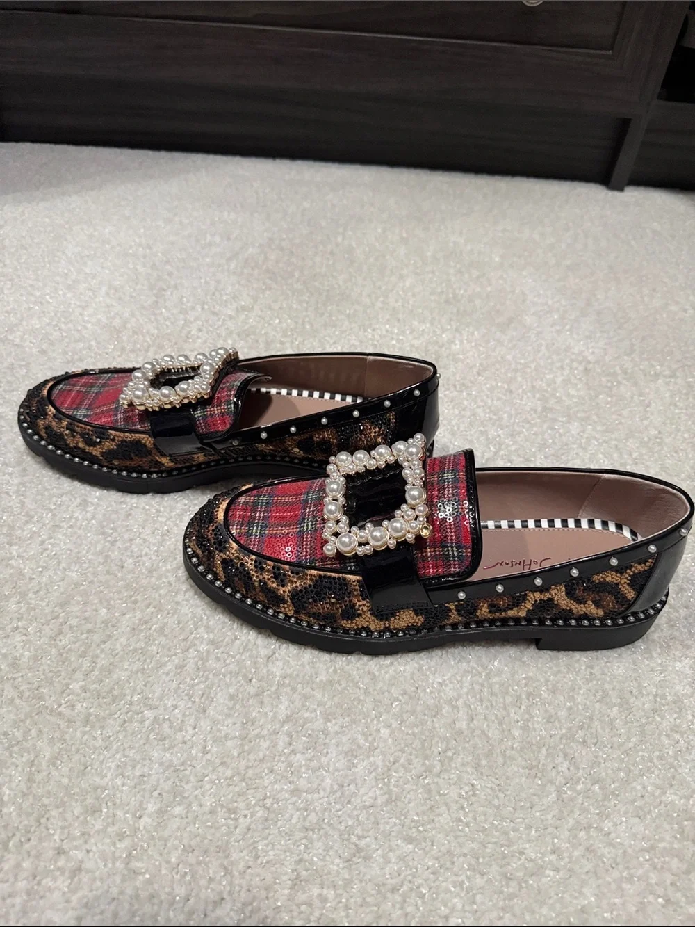Betsey Johnson size 9.5 women’s pearl buckle Plaid Loafers - Red Plaid NEW - Picture 2 of 5